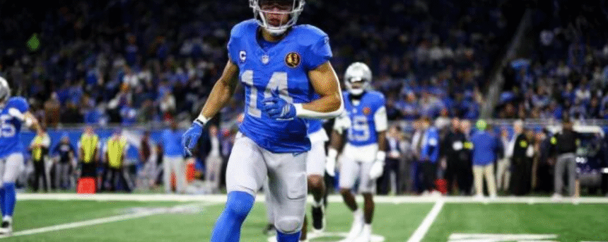 A Tough Blow on Thanksgiving: Amon-Ra St. Brown Exits Lions–Packers Game with Ankle Injury